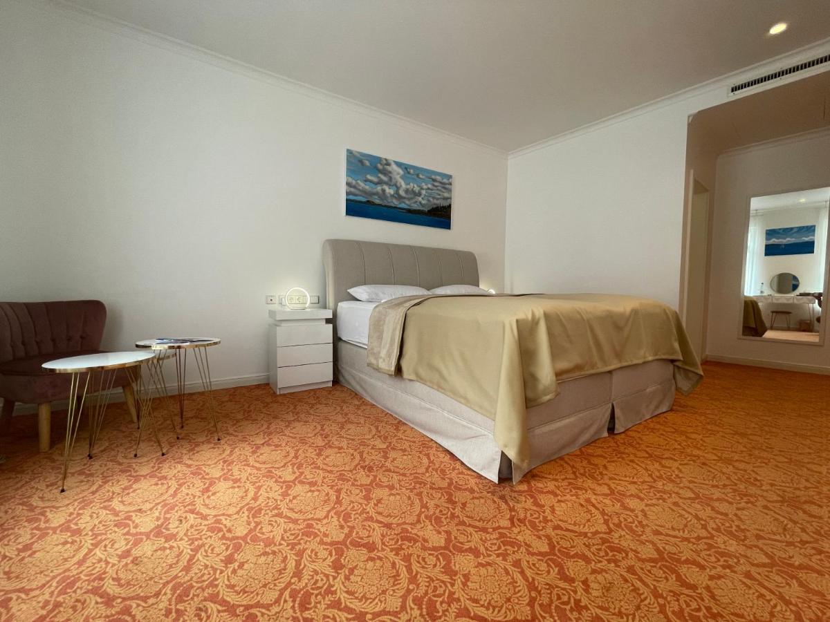 Art Hotel House One Baden-Baden Exterior photo